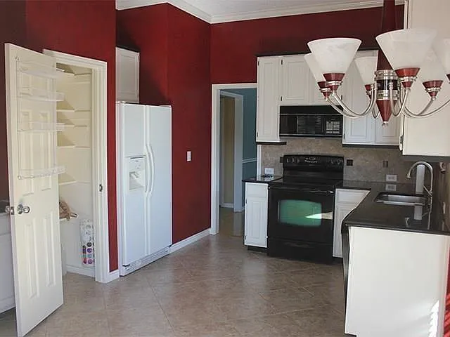 3 bed, 1831 sqft, $2,495 — Photo 3
