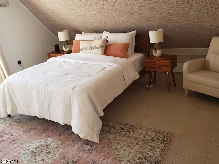 187 Milford Ave #3 — Photo 21