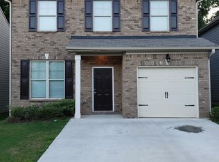 5677 Grande River Rd, College Park, GA 30349