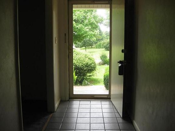 ENTRANCE FOYERC TILED