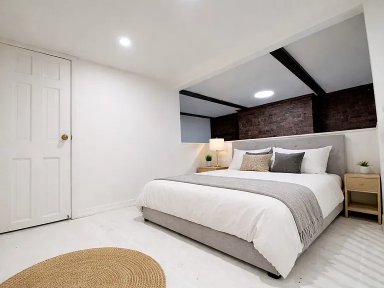414 W 22nd St #7 — Photo 10
