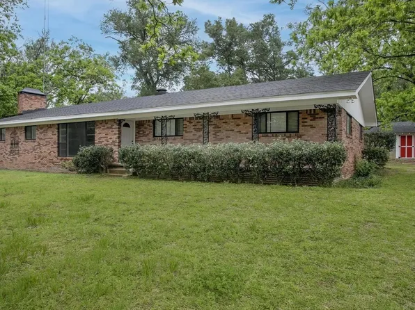 220 W Lurline St, Frankston, TX 75763