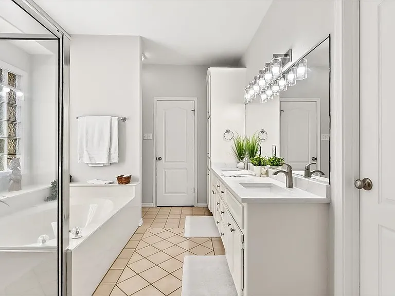 15222 Isla Pinta Ct — Photo 18