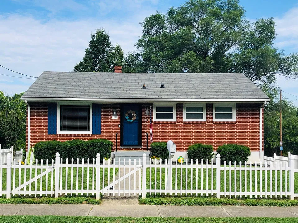1229 Hamilton Ter SE