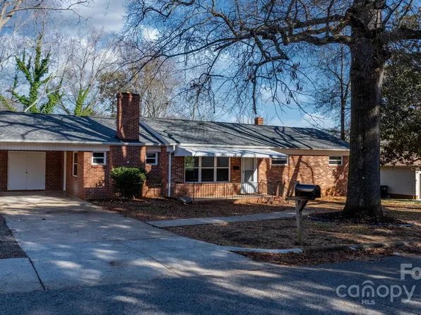 411 20th Ave NE, Hickory, NC 28601