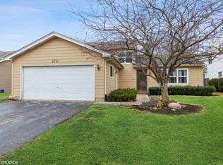 2781 Hillsboro Ln, Lake In The Hills, IL 60156