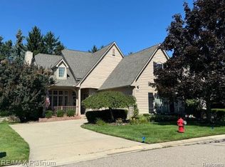 4572 Villa France Dr, Brighton, MI