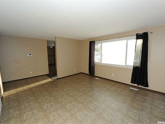 2nd image of 3314 Diefenbaker Dr
