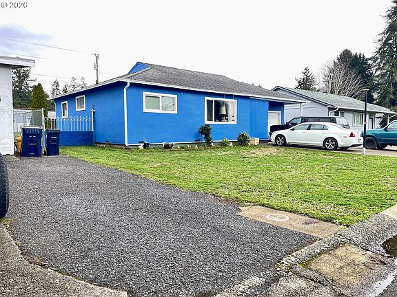 3rd image of 328 Spruce Dr