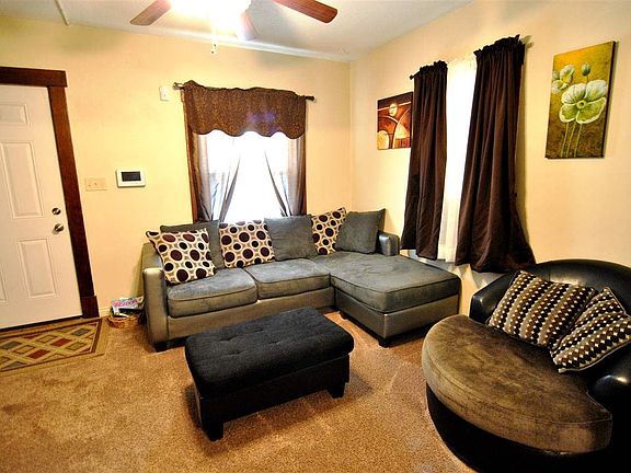 3rd image of 3206 Latonia Ave