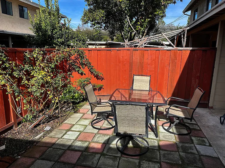 308 Waverley St — Photo 12