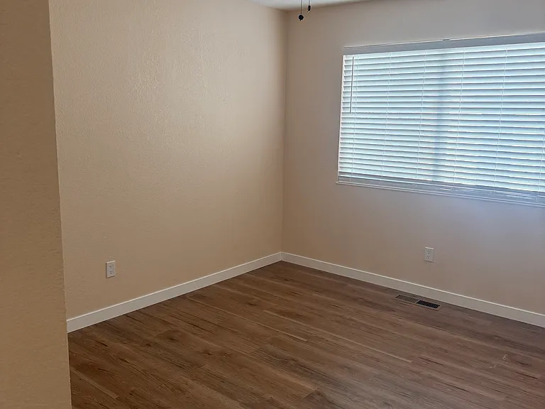 1315 Gillpepper Ln — Photo 8