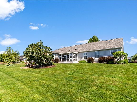 2nd image of 38323 Springdale Dr