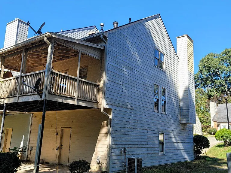 1116 Magnolia Way SE — Photo 2