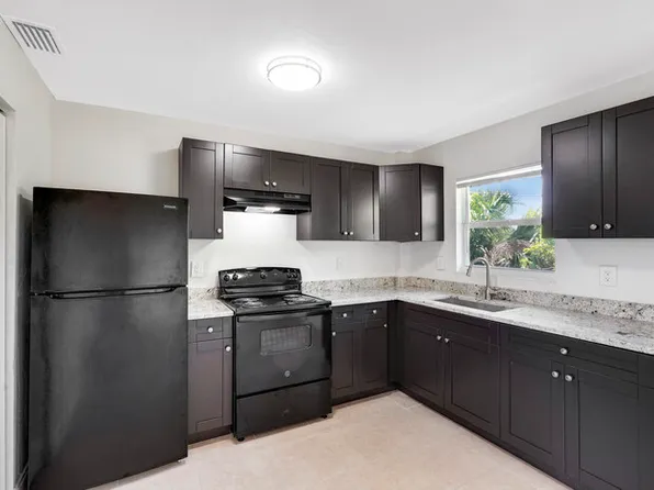 3237 Avenue J #Z, West Palm Beach, FL 33404