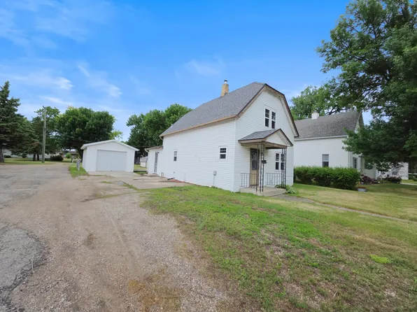213 1st St NW, Ulen, MN 56585
