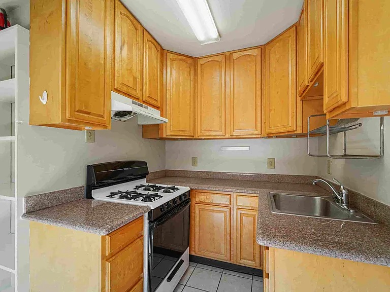 2732 Benvenue Ave — Photo 21