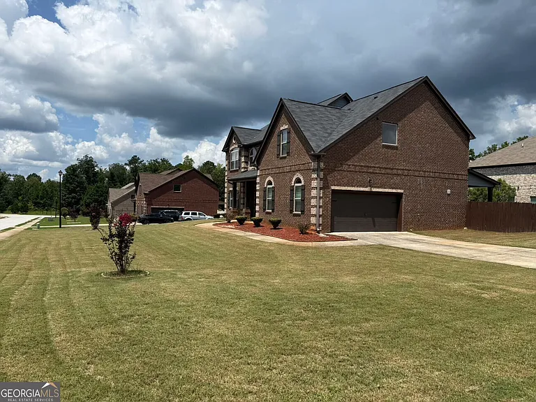 1201 Mottled Ct — Photo 2