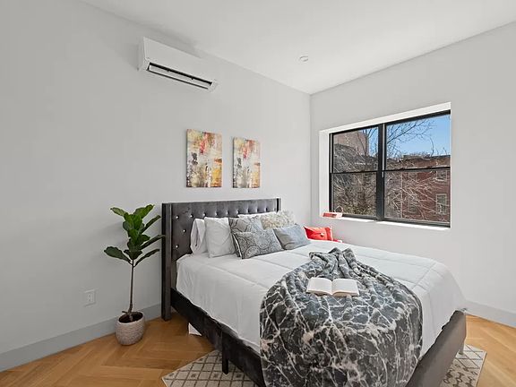 5th image of 228 Quincy St #3F