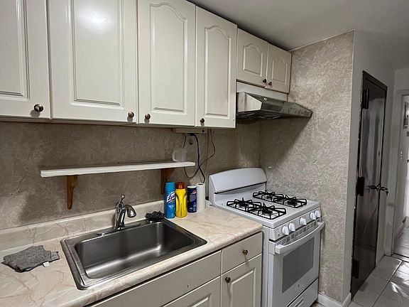 4th image of 211-23 46th Ave
