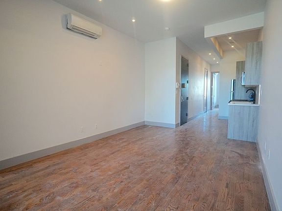 3rd image of 274 Chauncey St APT 4
