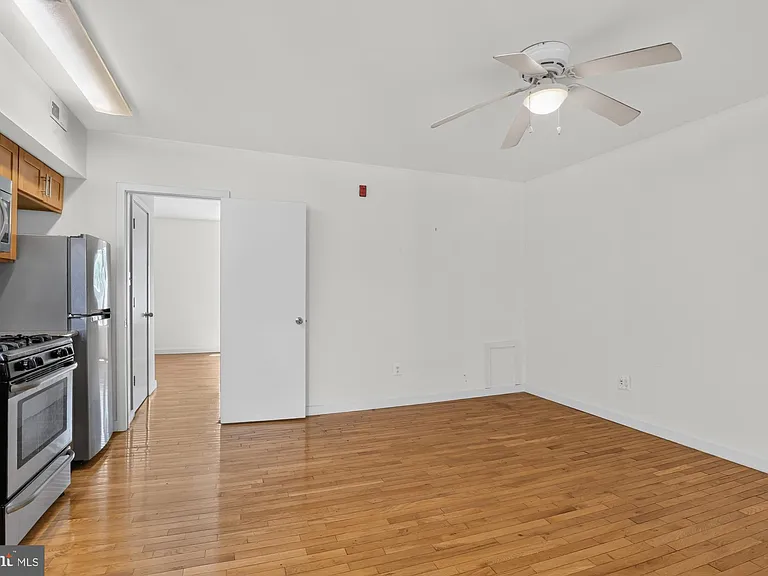 4307 Locust St #3 — Photo 6