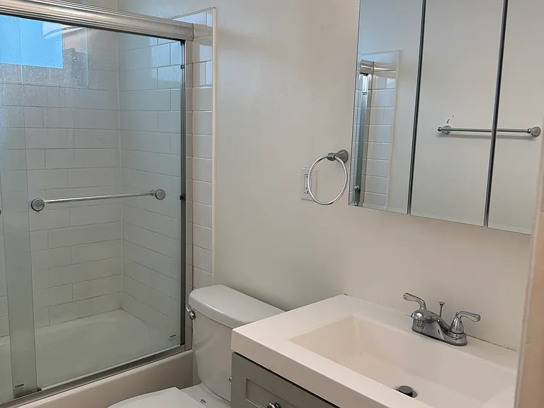 3910 Beethoven St #6 — Photo 12