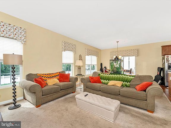 5th image of 17980 Constitution Cir