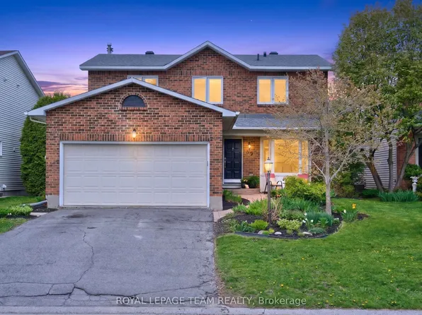 52 Drainie Dr, Ottawa, ON K2L 3J9