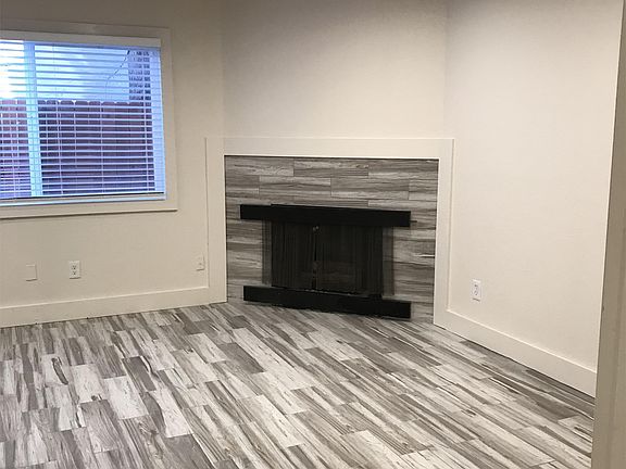 4th image of 1716 H St APT 8