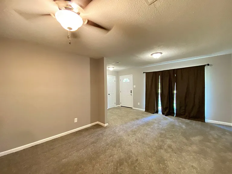 12 Warren Dr — Photo 6