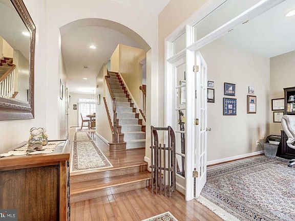2nd image of 7596 Lindberg Dr