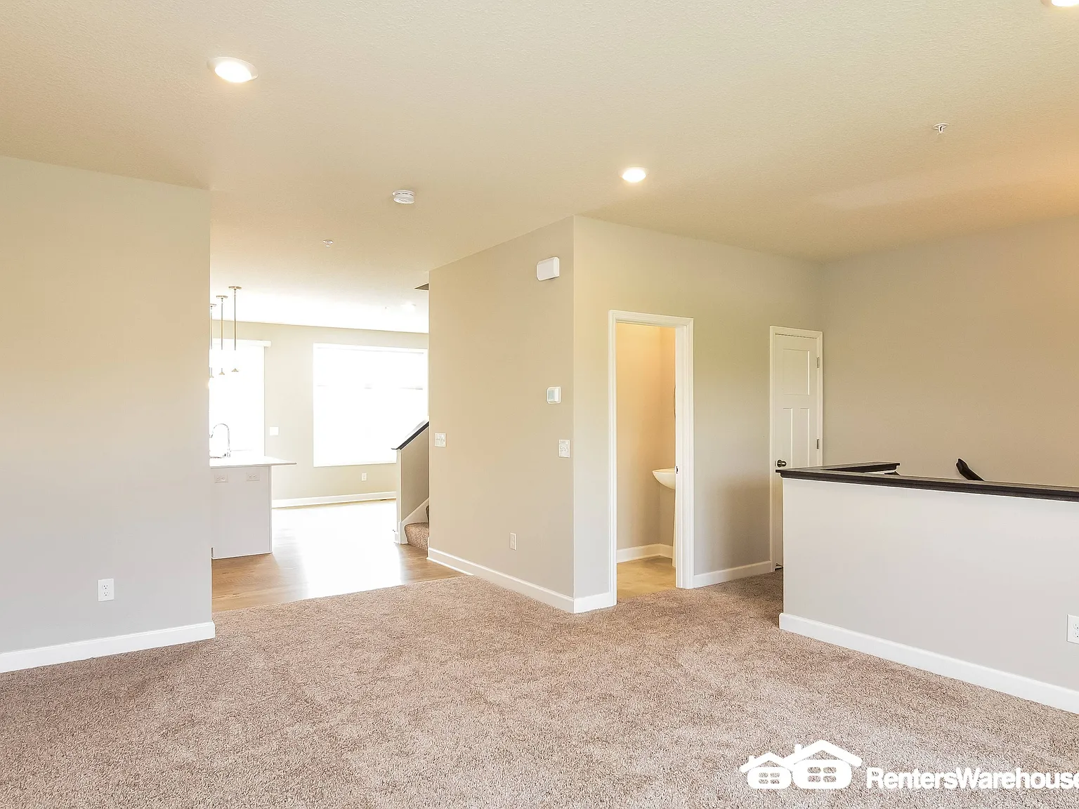 NEW 3 Bed/2.5 Bath Townhome in Oakdale — Photo 2