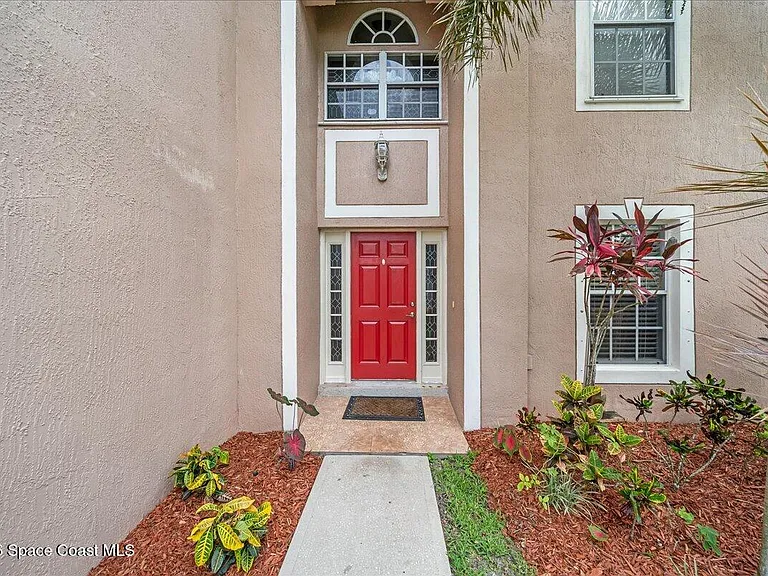 4635 Elena Way — Photo 3