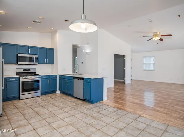 7704 S Meadow Spring Way, Tucson, AZ 85747