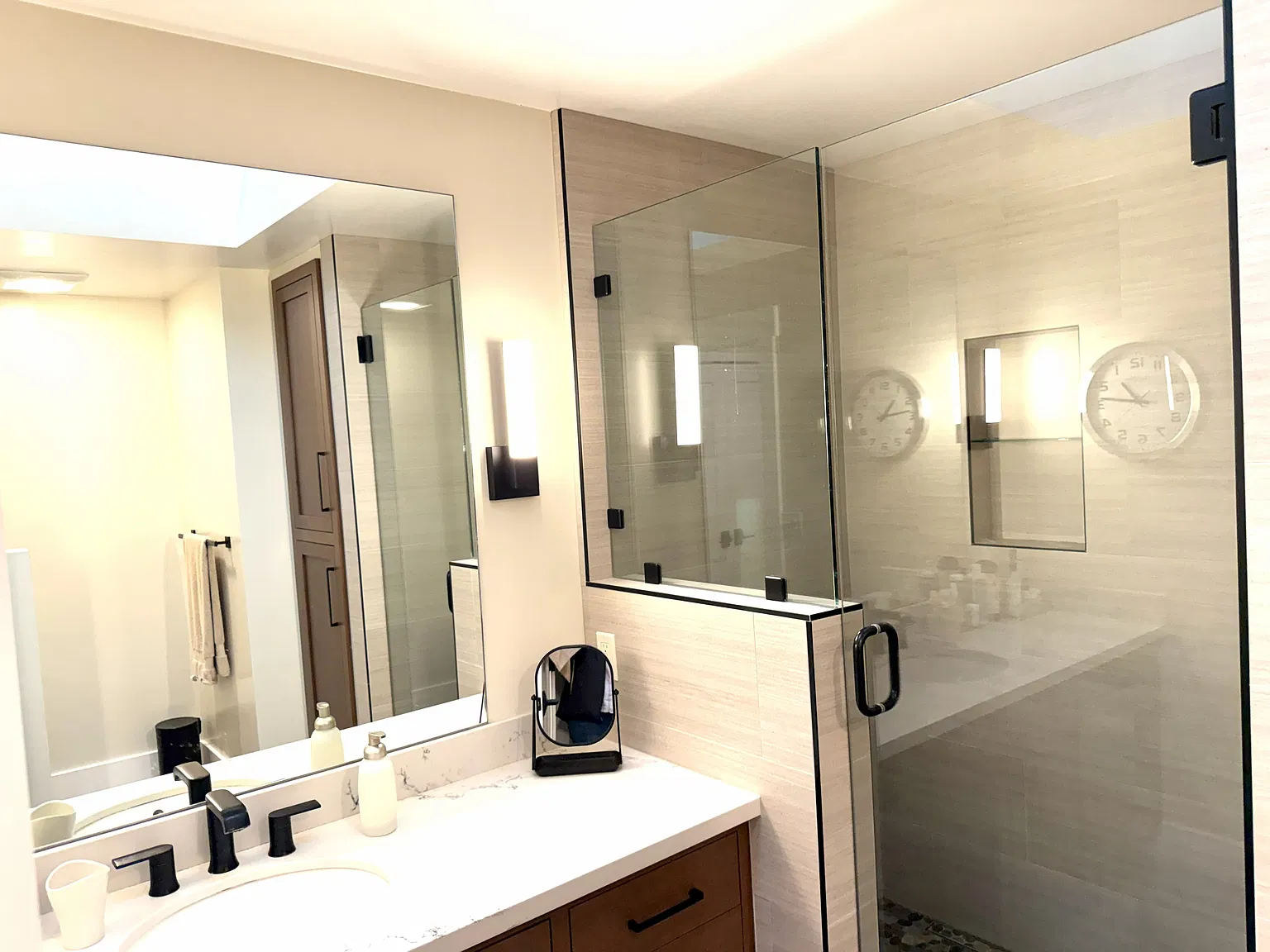 3 bed, 1681 sqft, $5,900 — Photo 2