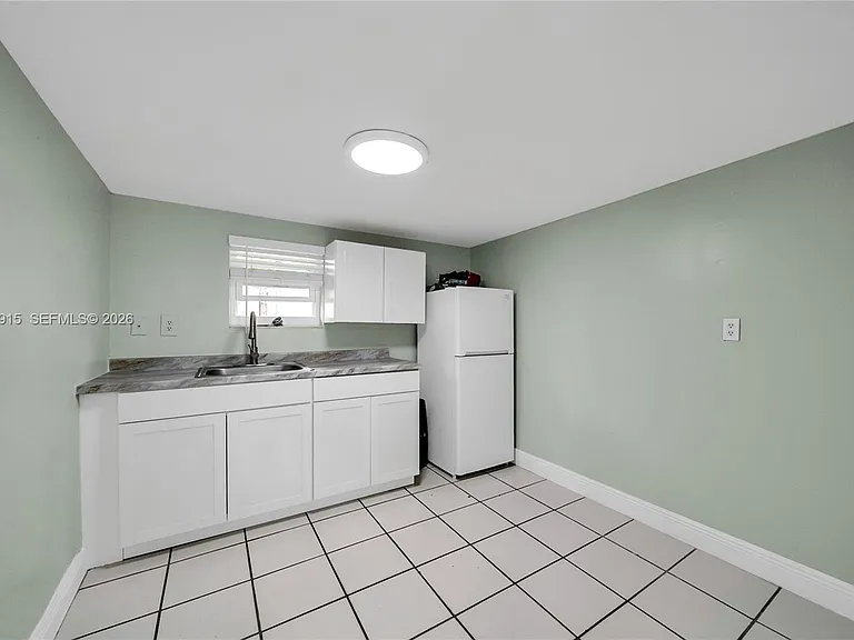 875 E 29th St — Photo 26