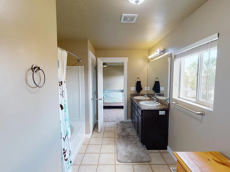 531 S Willow Xing — Photo 14