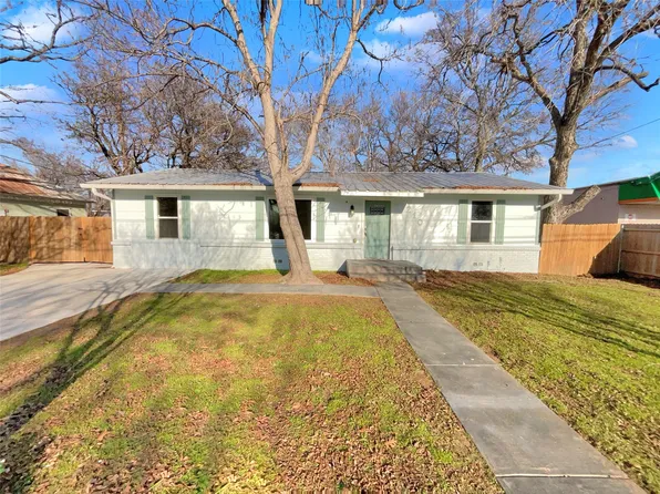 210 N Washington St, Cleburne, TX 76031