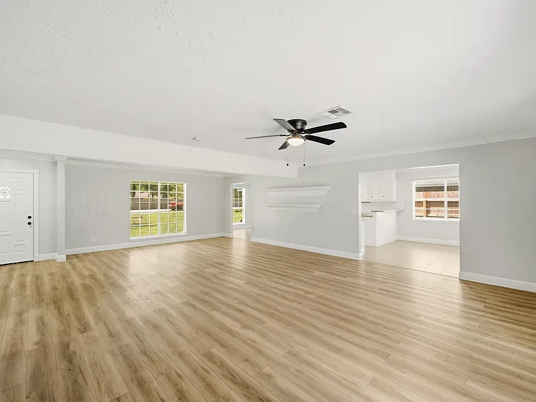1310 Burning Tree Rd — Photo 6