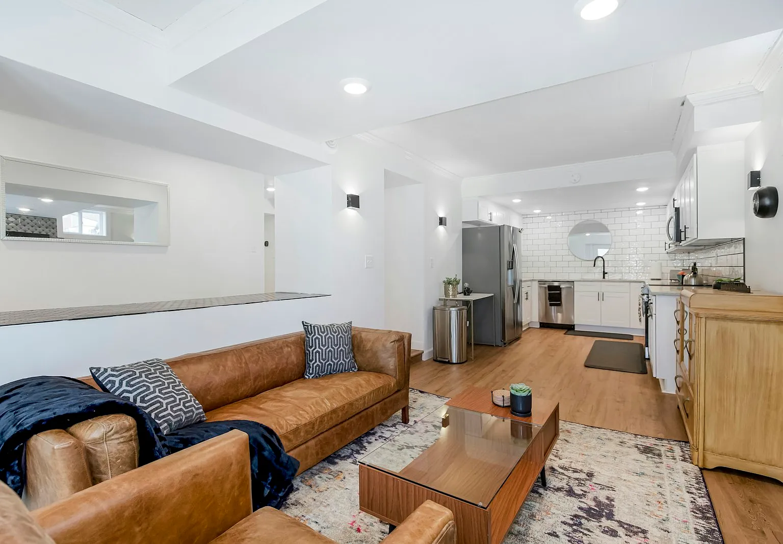 1820 West 38th Street, Unit Basement — Photo 1