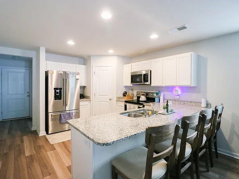 493 Kippen Ln — Photo 6