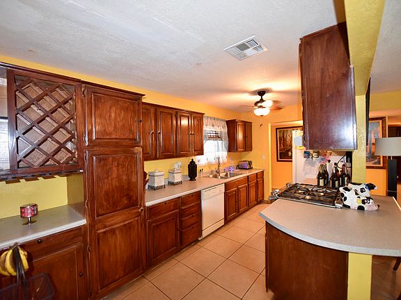 4th image of 7933 E Latham St