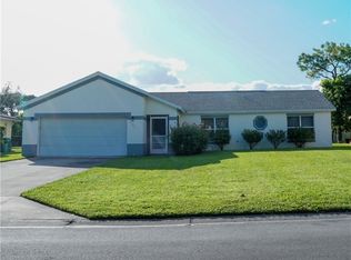 737 Grove Dr, Naples, FL 34120