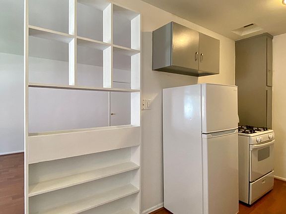 5th image of 8277 Fountain Ave #7