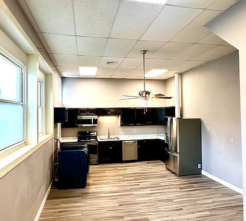 118 E Chestnut Street - Kitchen & Main Living Area
