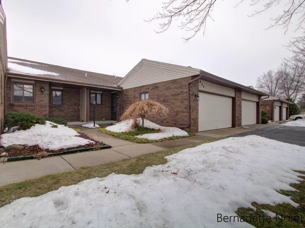 854 Amberwood West Dr SW, Byron Center, MI 49315