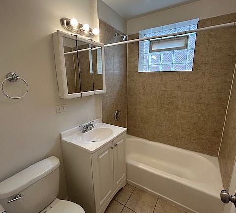 5th image of 5206 S Harper Ave #105