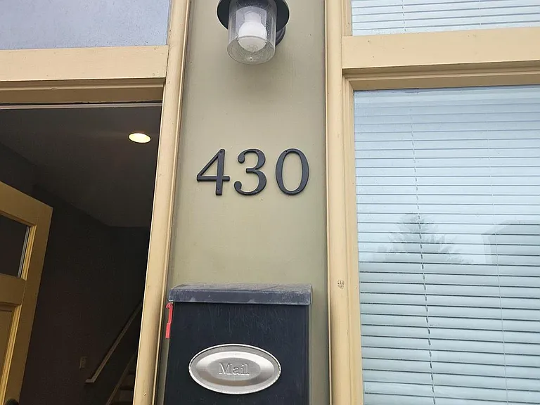 430 S Bond St — Photo 2