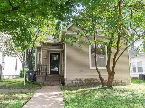 1005 W 3rd St, Sedalia, MO 65301